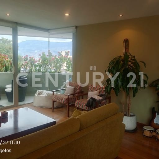 Departamento de lujo 3 hab. con vista y 2 parqueaderos