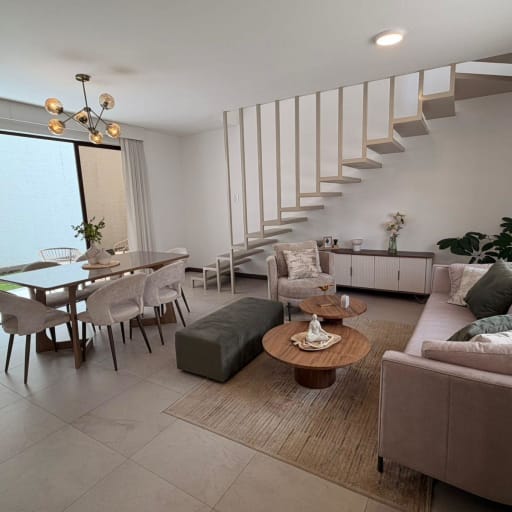 VENTA CASA DE DOS PISOS, 3 DORMITORIOS SECTOR PIFO