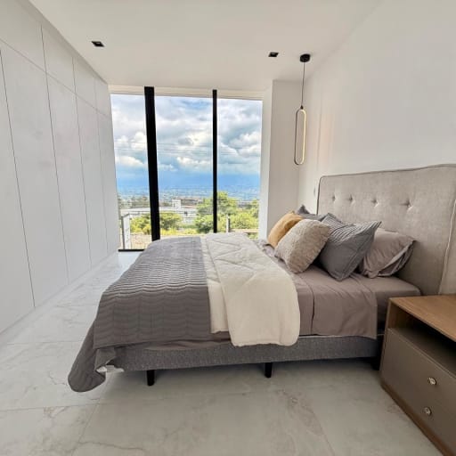 IR Venta Suite Cumbaya Santa Lucia 61m2 con Terraza