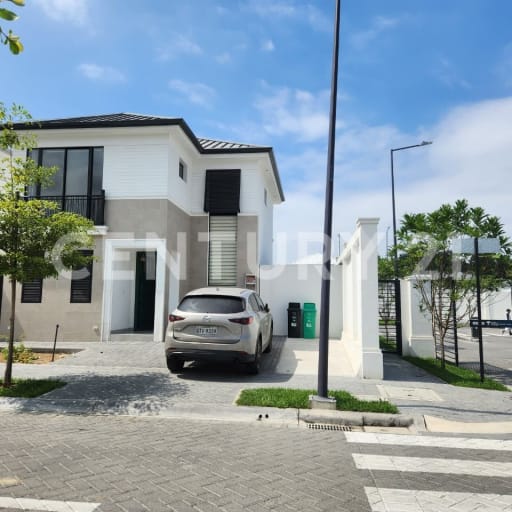 Casa moderna en Urb. Alba del Bosque, vía a la Costa