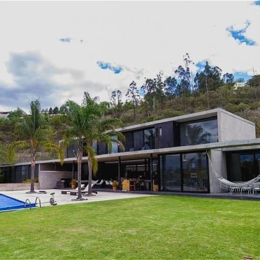 VENTA Casa de Lujo de 5 dormitorios en Cumbayá - Santa Inés EP