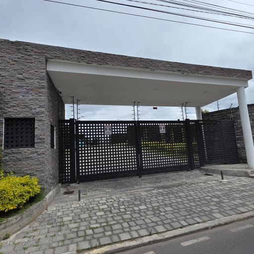 Terreno en venta en exclusiva urbanización en Puembo