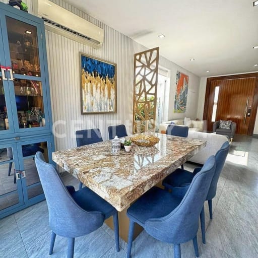 Casa 177m² en Ciudad Celeste con jacuzzi y 3 dormitorios