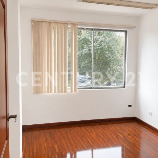 Oficinas/locales en renta en La Concepción, alto flujo peatonal