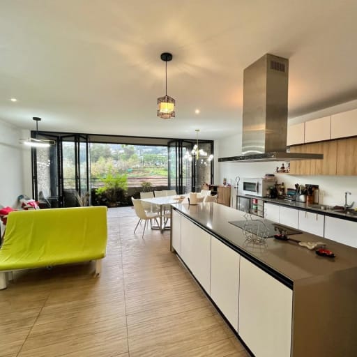 RENTO SUITE AMPLIA CON BALCON EN AQUARELA