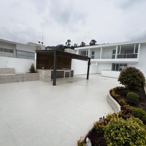 CASA DE VENTA CUMBAYA