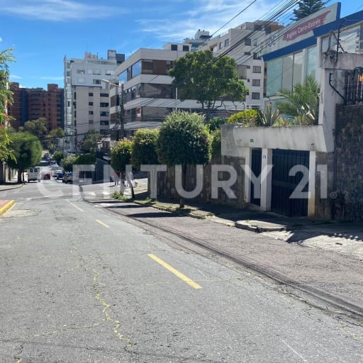 Oficina remodelada en Quito centro-norte, 324m², USD 2,000