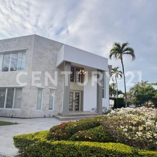 Casa lujosa 490m² en Samborondón con cine y piscina $500K