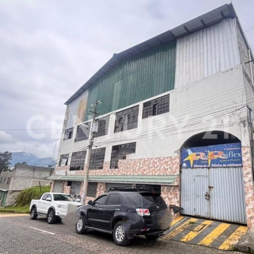 Propiedad comercial en Cutuglagua, ideal para bodegas y oficinas