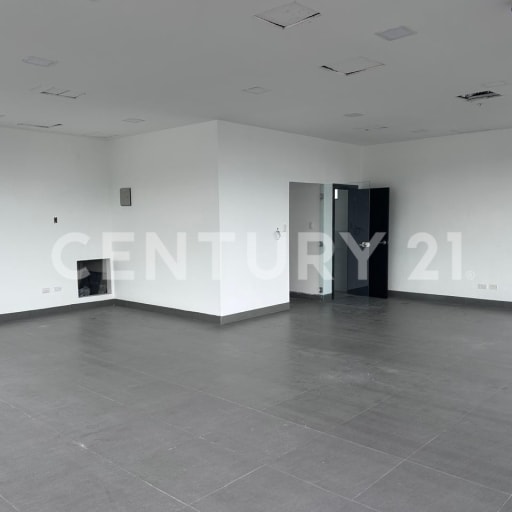 Oficina 75m² en Olivos Tower - Alquiler $900 + IVA