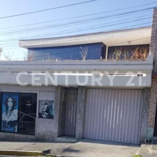 Casa 285m² en Jardines del Pichincha - 4 dormitorios y local