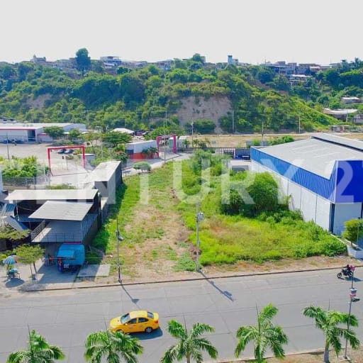 Terreno en Av. La Cultura, Barrio 5 de Junio, listo para construir