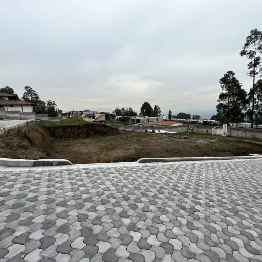 Venta Terreno plano de 405m2 en Conjunto Privado. Cumbayá