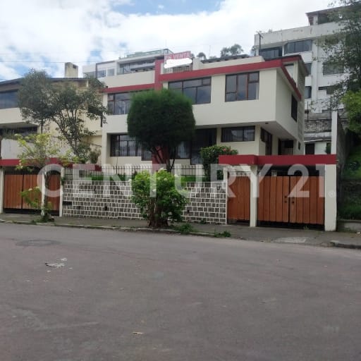Terreno 442m² en Guangüiltagua para edificio o remodelación