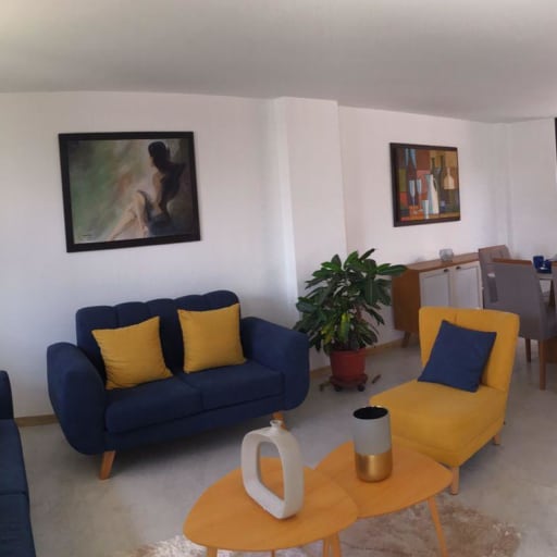 Venta casa en Puembo, no adosada, en Conjunto privado. SC