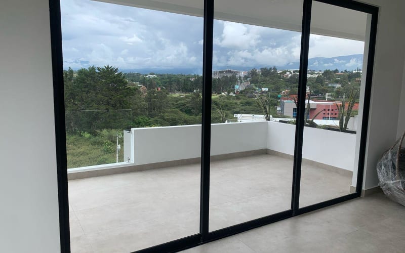Venta departamento 2 dormitorios Cumbayá AH