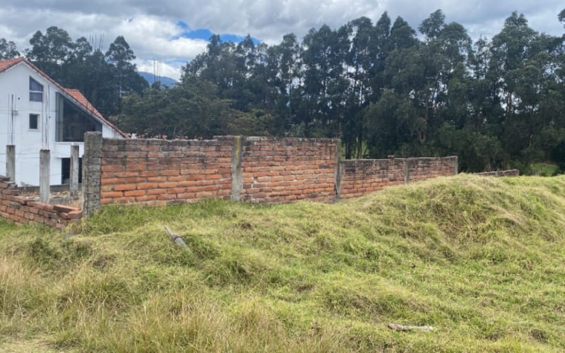 Terreno de Venta en Sangolqui Av. Atahualpa y 27 de febrero IR
