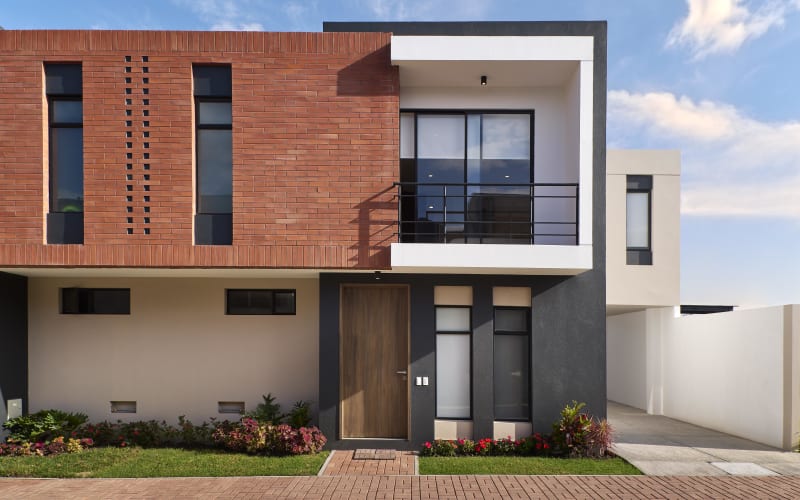 En Venta Casas en Tumbaco con jardín y amenidades tipo club desde $174.900