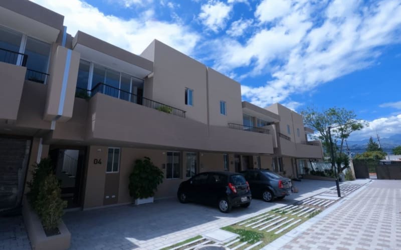 VENTA CASA 3 HABITACIONES EN EL VALLE DE LOS CHILLOS