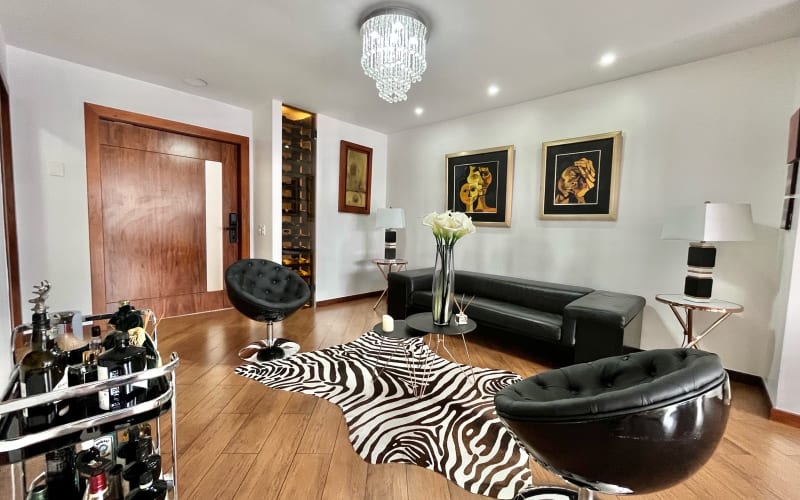 VENDO DEPARTAMENTO 3 DORMITORIOS EN LA GONZALEZ SUAREZ AV