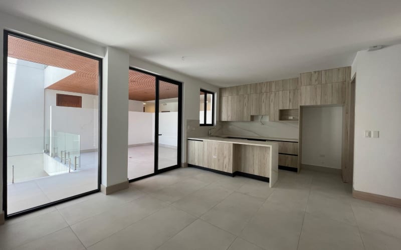 JB Hermosa Suite con Balcón en Cumbayá