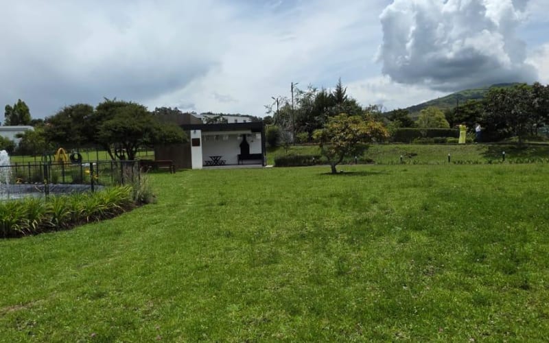 En Venta Terreno en Urbanización Privada - Sector Tumbaco