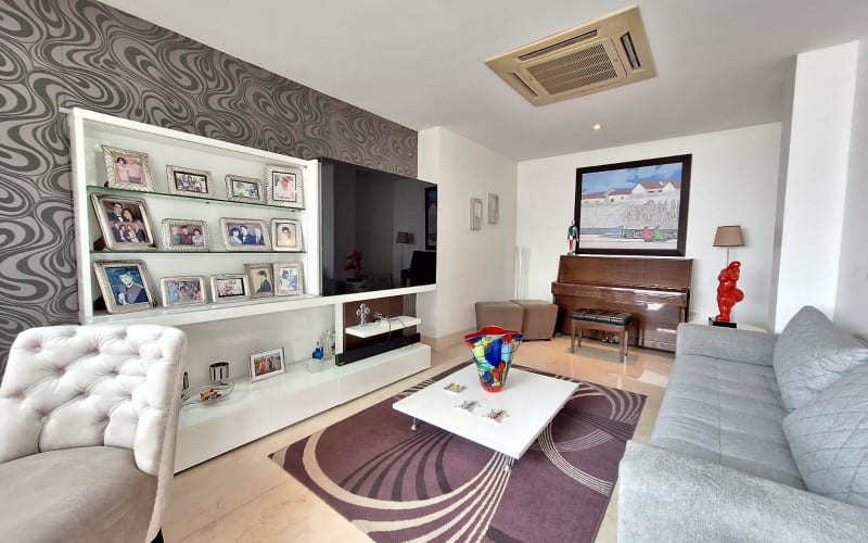 Penthouse Amoblado en venta-4 dormitorios-Mocolí Golf, Samborondón