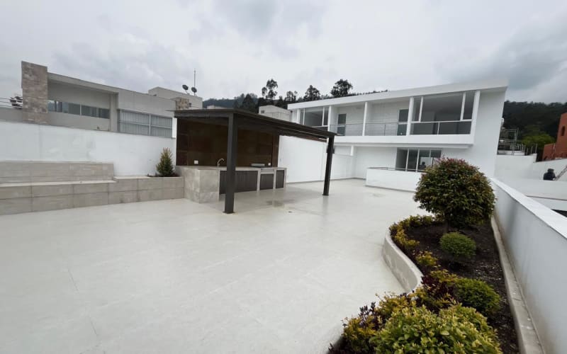 CASA DE VENTA CUMBAYA