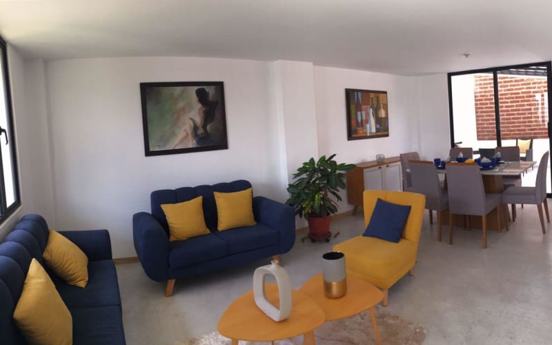 Venta casa en Puembo, no adosada, en Conjunto privado. SC