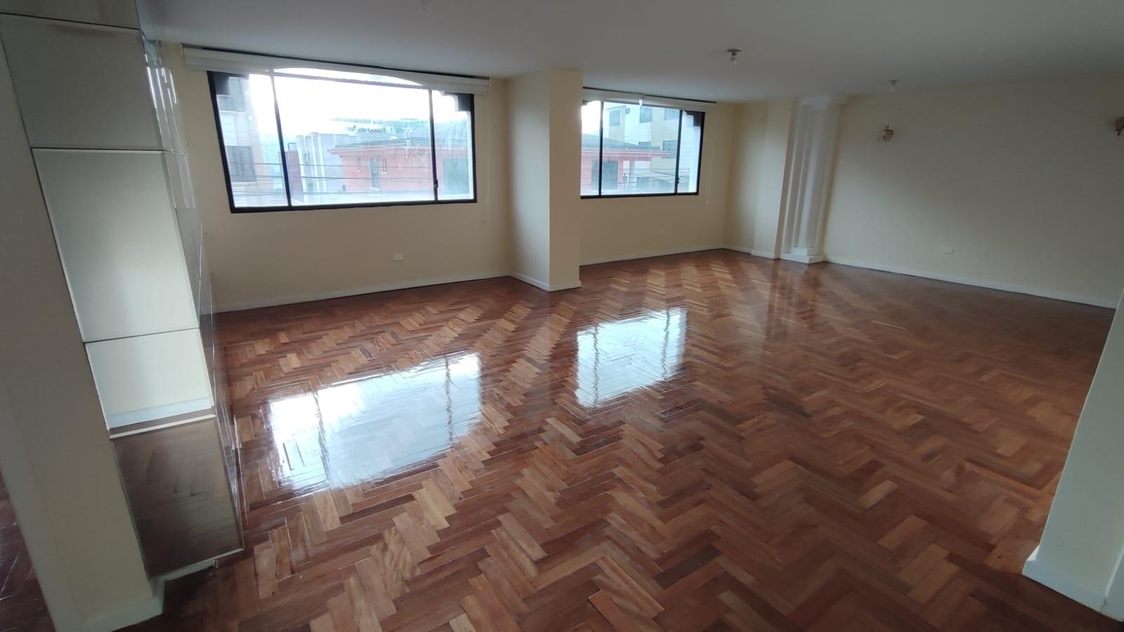 AB Venta Departamento 3 Dormitorios en Ponceano.