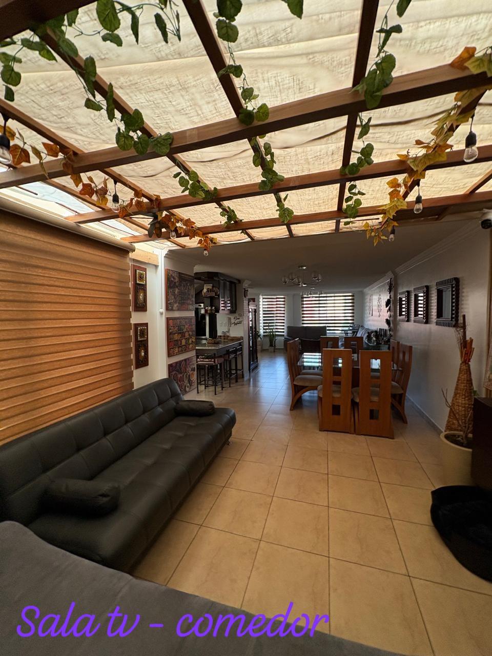 IR Venta Casa 3 dormitorios sector la Armenia